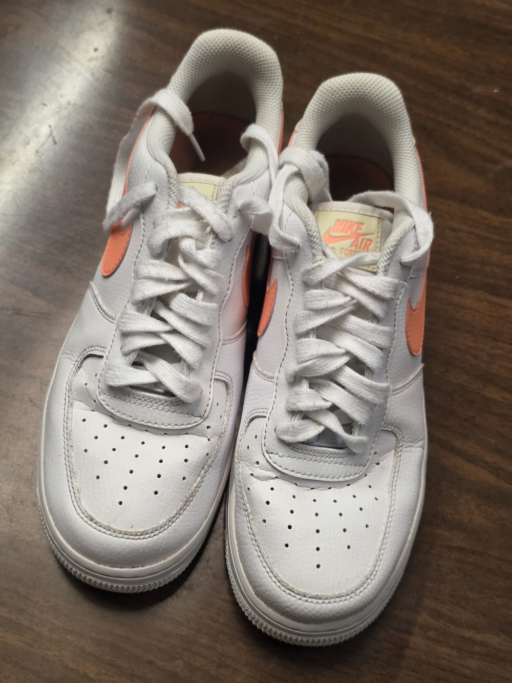 Nike Women's White Sneakers with Coral Swoosh - Picture 5 of 6